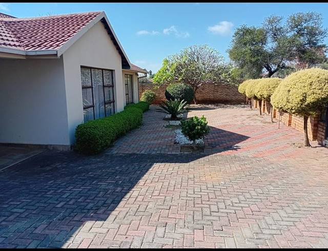 3 BEDROOM HOUSE FOR SALE IN MONTANA TUINE